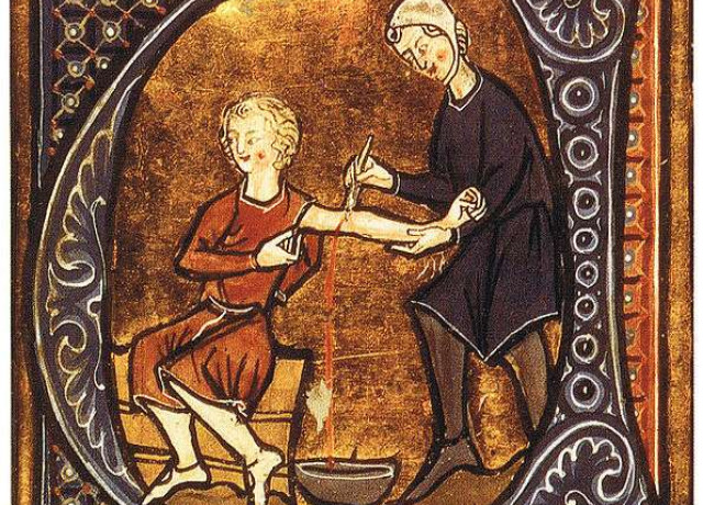 un personnage a droite pratiquant une saignée sur un personnage assis a gauche