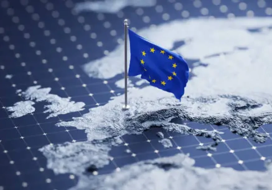 Drapeau UE sur un paysage eueopéen