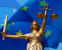 statue de justice aveugle dorée avec balance  et epée