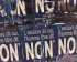Image inversée d'affiches de campagne du non déchirées