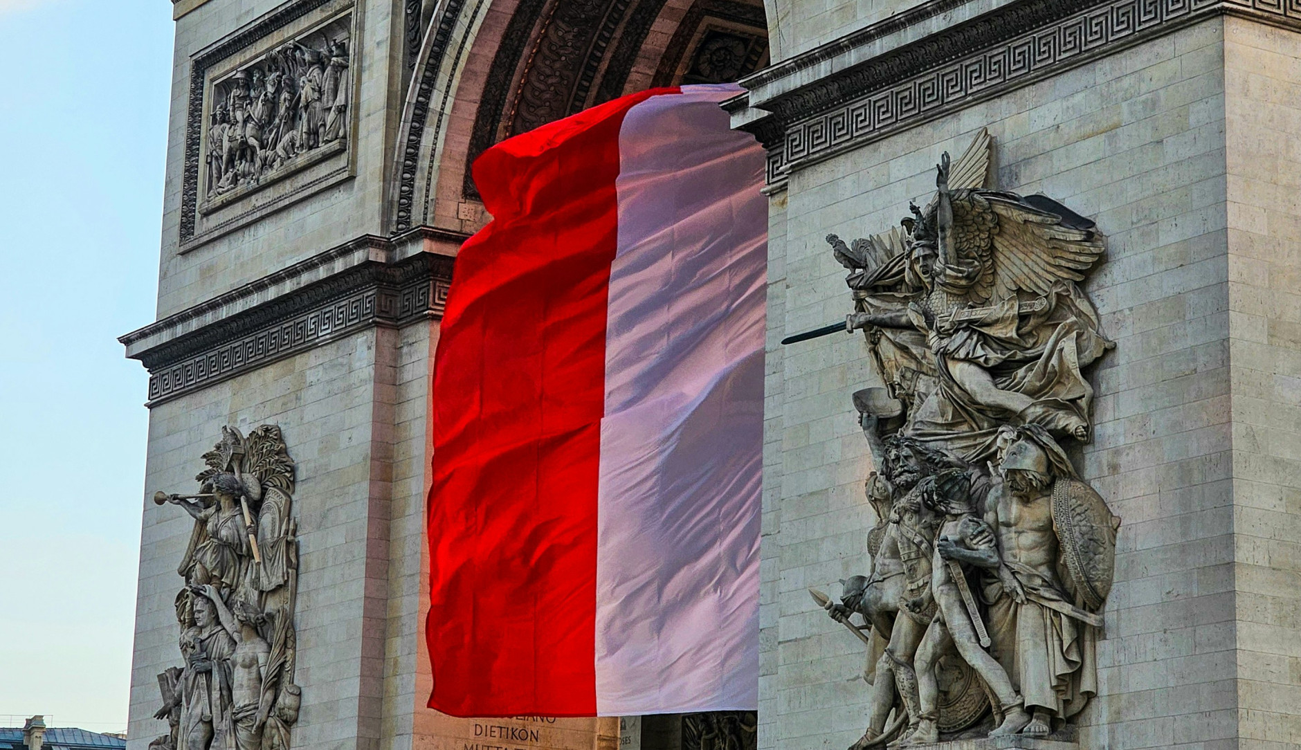 Drapeau Polonais dans l'Arc de Triomphe