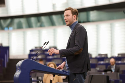 Portrait de Damian Boeselager au parlement européen