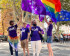 4 militants volt avec drapeaux volt, europe et pride