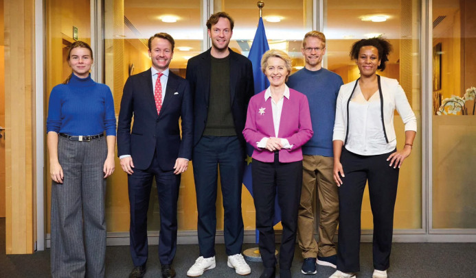 Ursula von der Leyen et les cinq eurodéputés de Volt