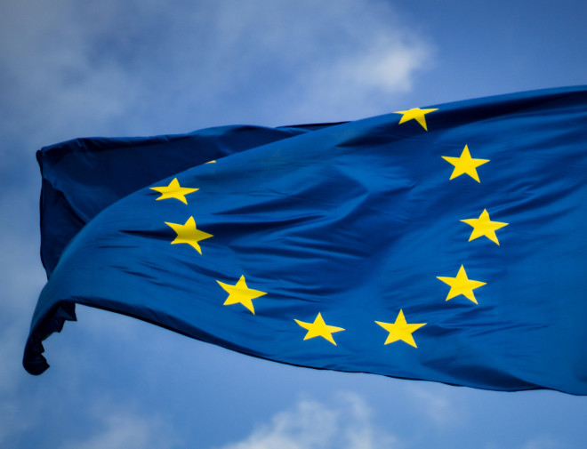 eu flag by Christian Lue on Unsplash