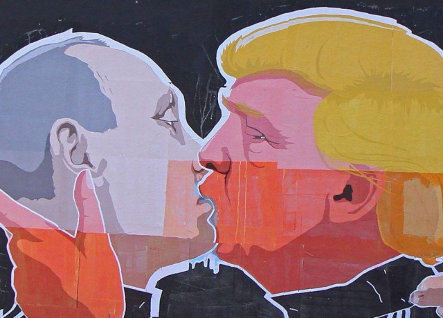 street art de trump embrassant putin