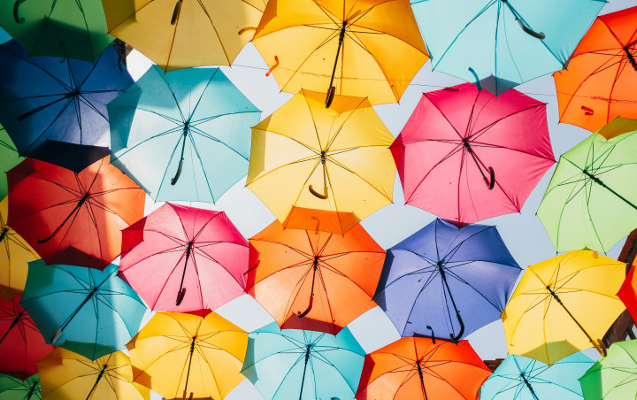 Parapluies multicolores